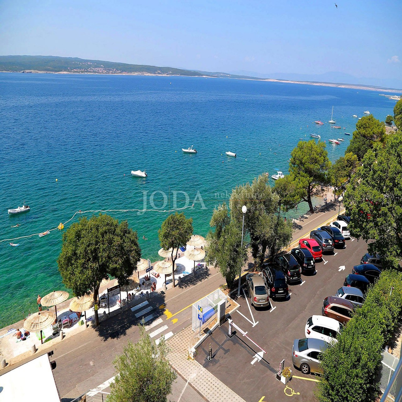 Hotel za prodajo, prva vrsta do morja