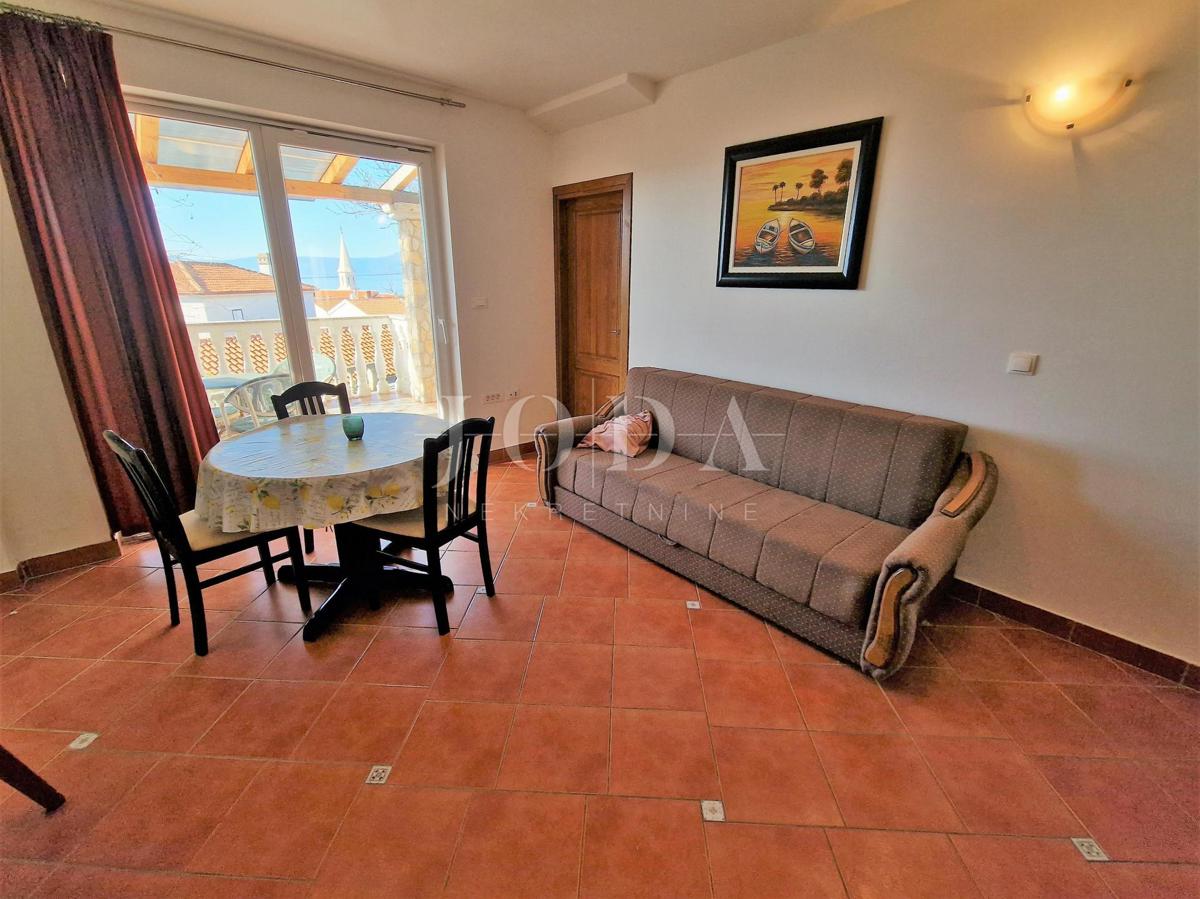 Vrstna hiša z dvema apartmajema - okolica Malinske, otok Krk