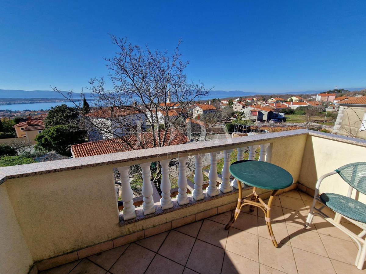 Vrstna hiša z dvema apartmajema - okolica Malinske, otok Krk