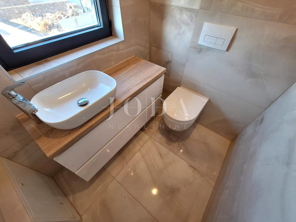 Luksuzno stanovanje z bazenom in teraso, mesto Krk