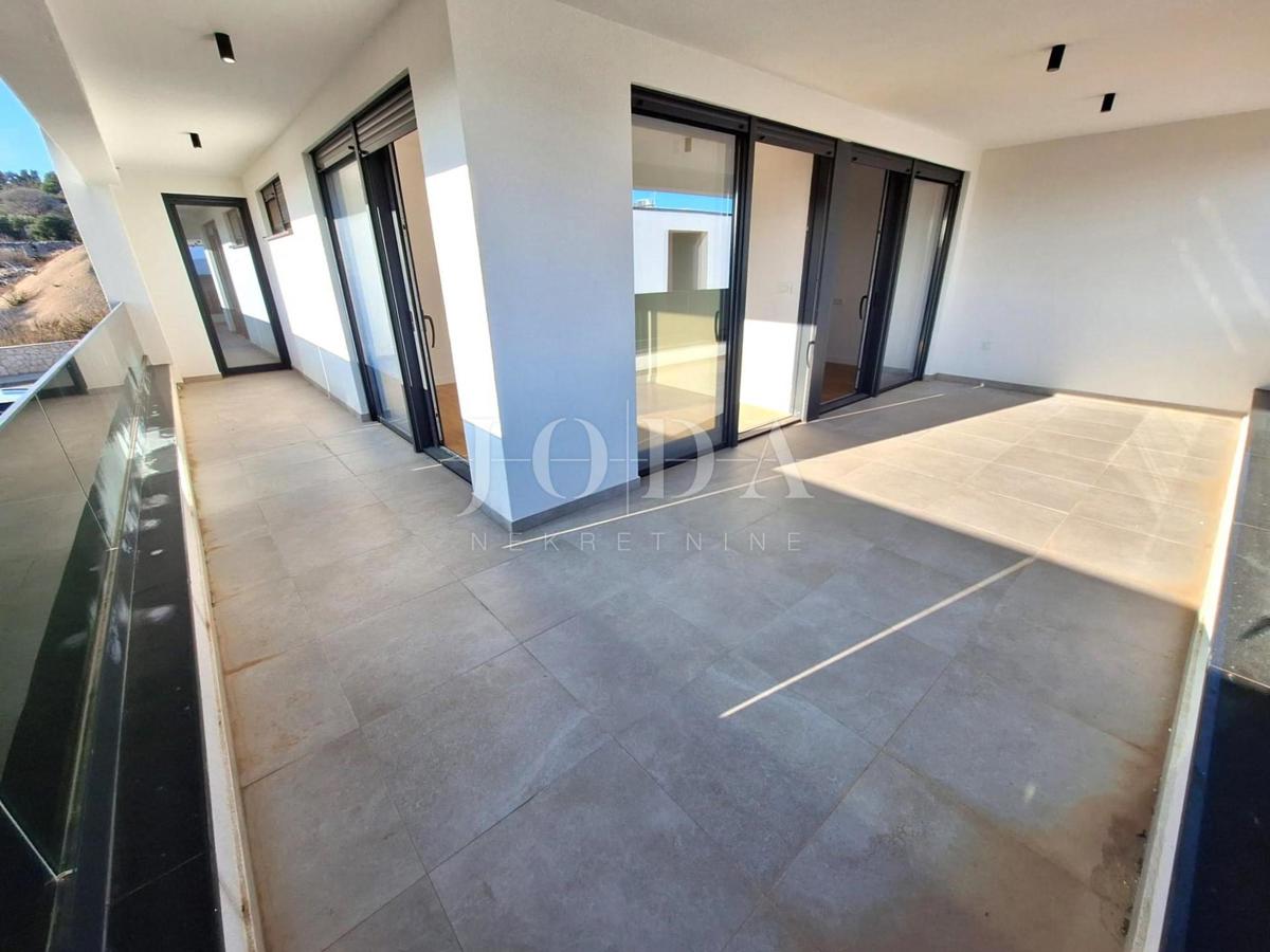 Luksuzno stanovanje z bazenom in teraso, mesto Krk