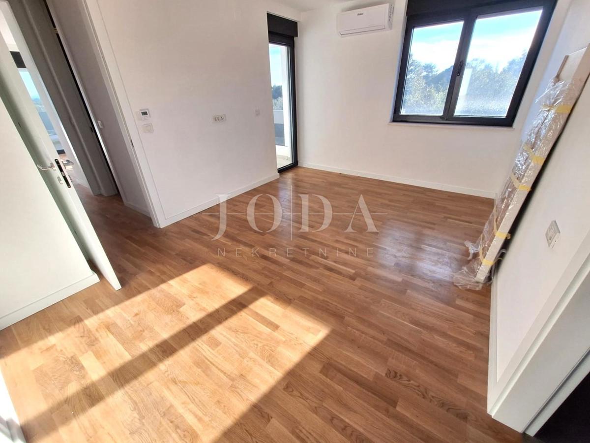 Luksuzno stanovanje z bazenom in teraso, mesto Krk