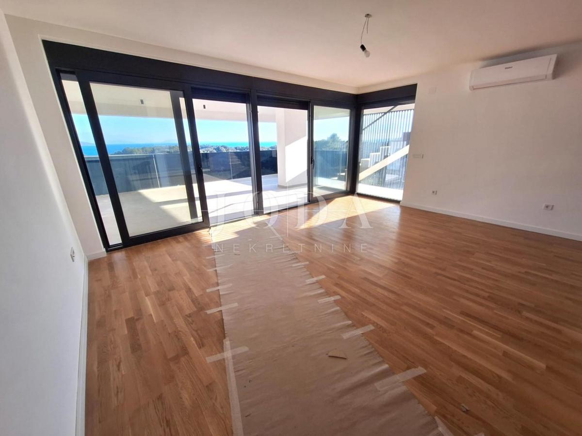 Luksuzno stanovanje z bazenom in teraso, mesto Krk