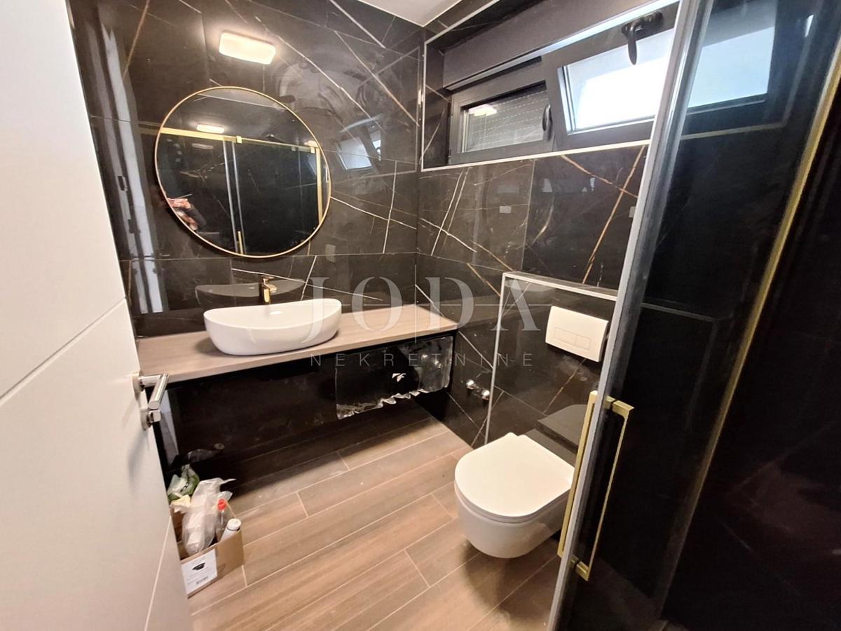 Luksuzno stanovanje z bazenom in teraso, mesto Krk