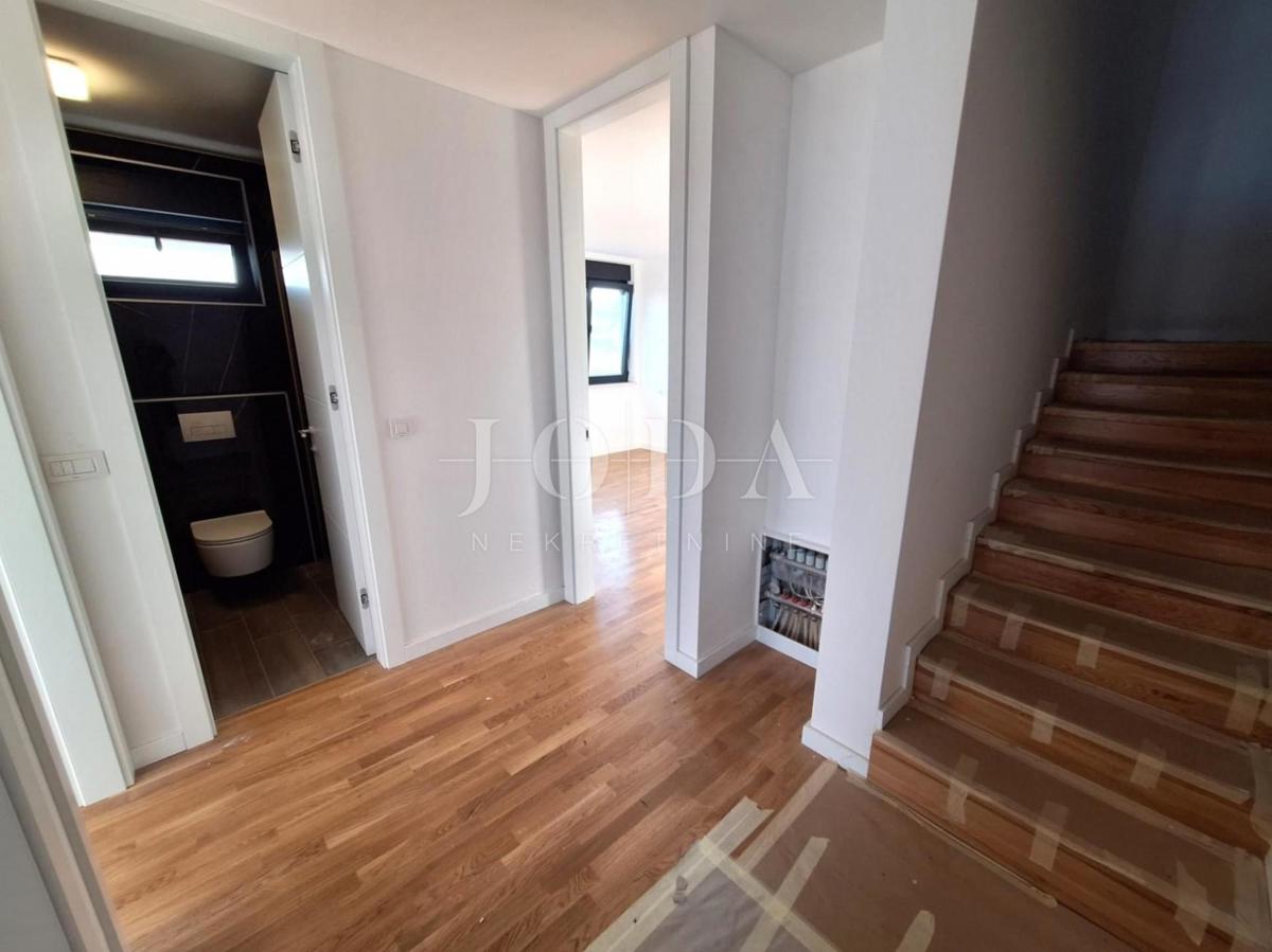 Luksuzno stanovanje z bazenom in teraso, mesto Krk