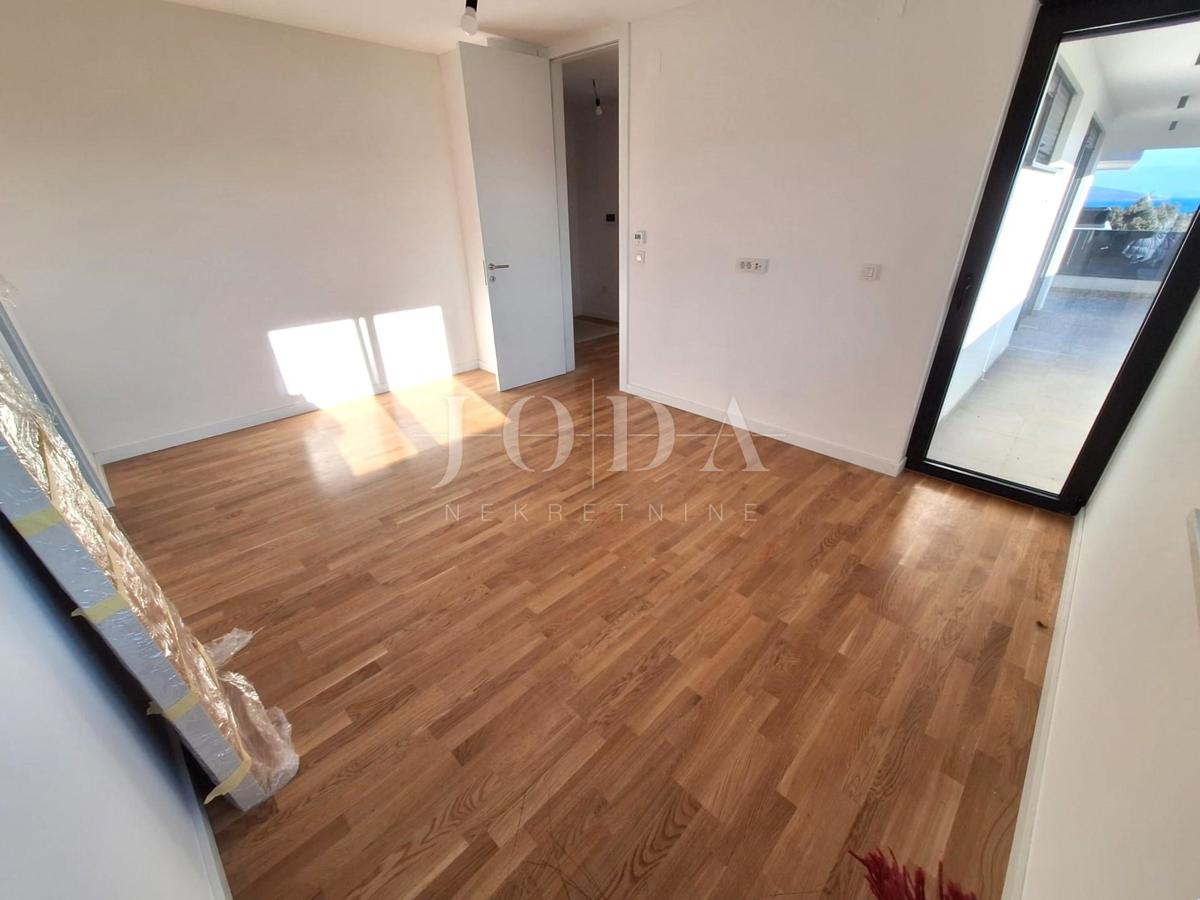 Luksuzno stanovanje z bazenom in teraso, mesto Krk