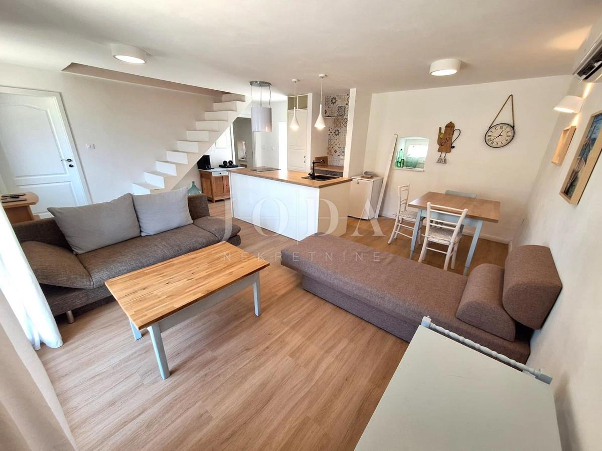 Autentična kamnita hiša z vrtom, Dobrinj - otok Krk