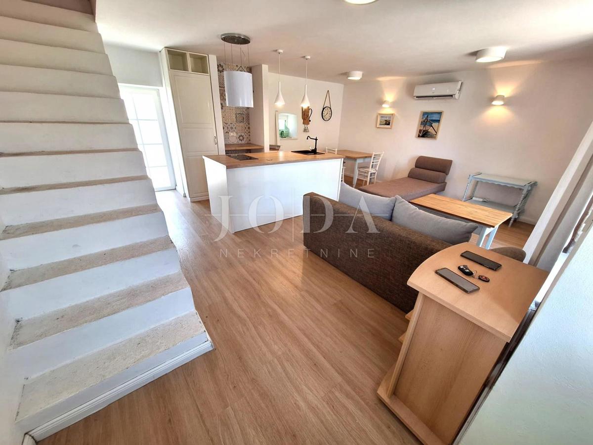 Autentična kamnita hiša z vrtom, Dobrinj - otok Krk