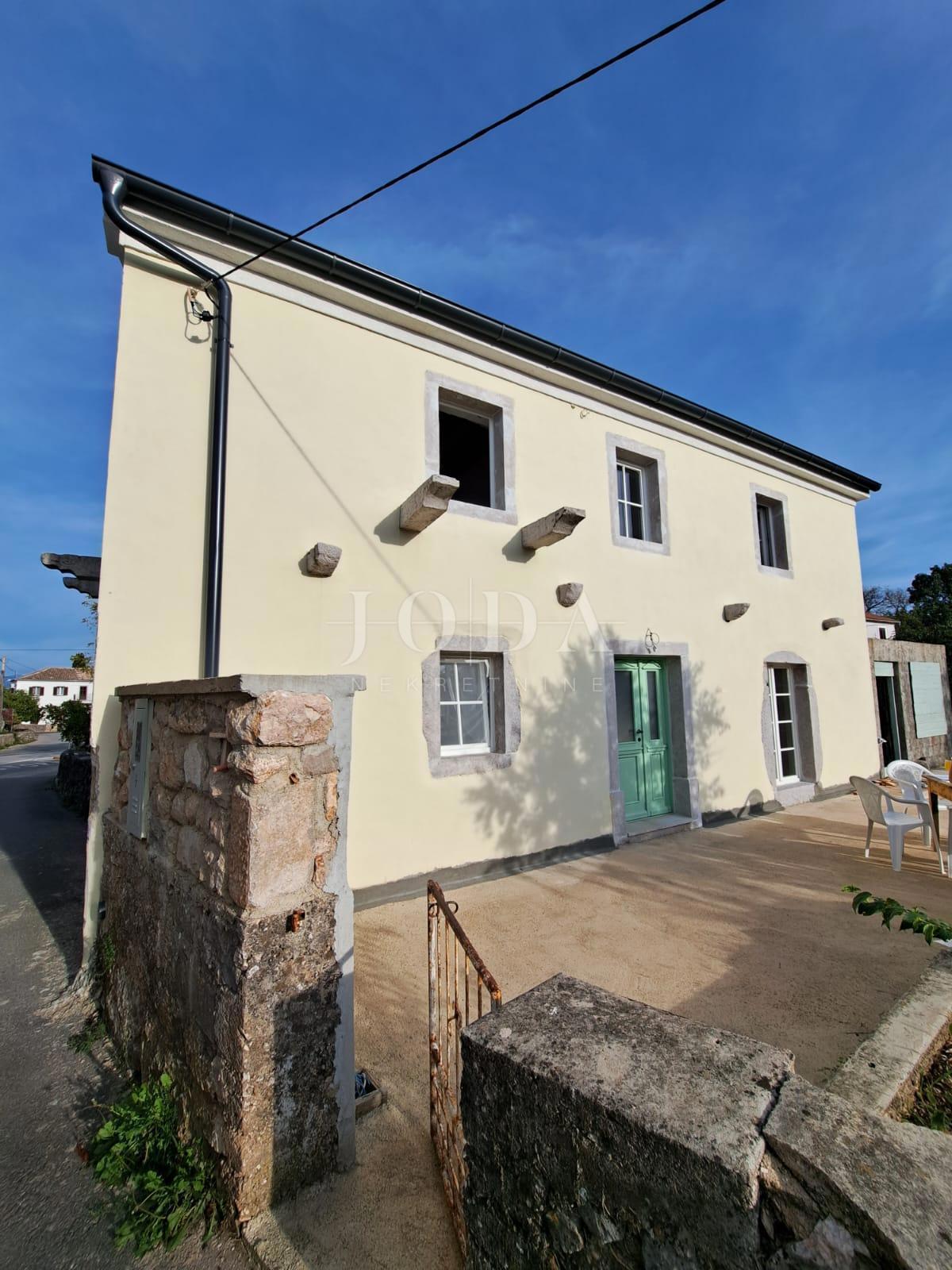 Autentična kamnita hiša z vrtom, Dobrinj - otok Krk