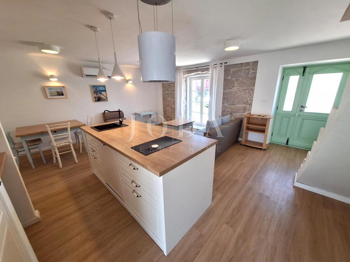 Autentična kamnita hiša z vrtom, Dobrinj - otok Krk
