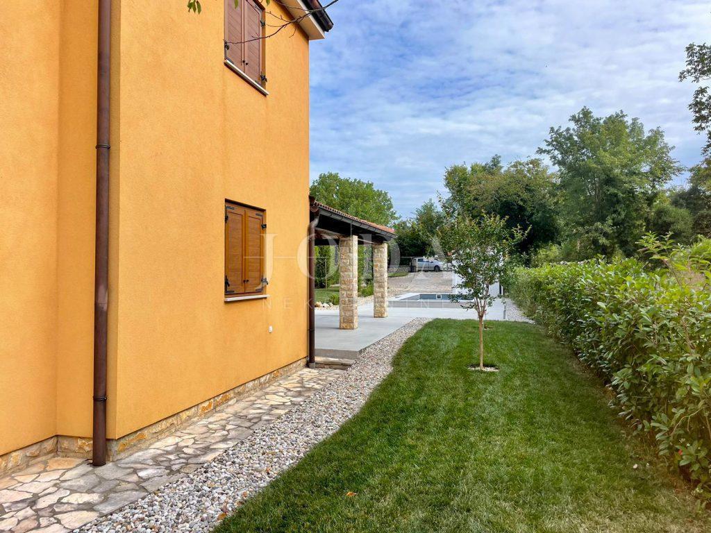 Samostojna hiša na mirni lokaciji