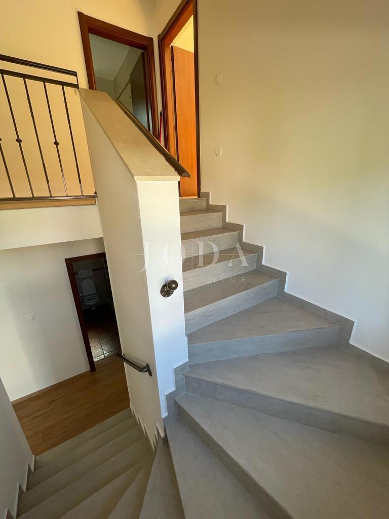 Samostojna hiša na mirni lokaciji