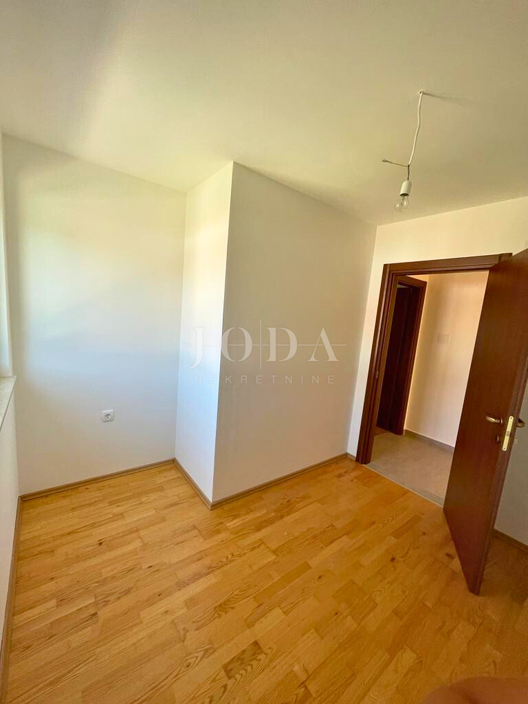 Samostojna hiša na mirni lokaciji