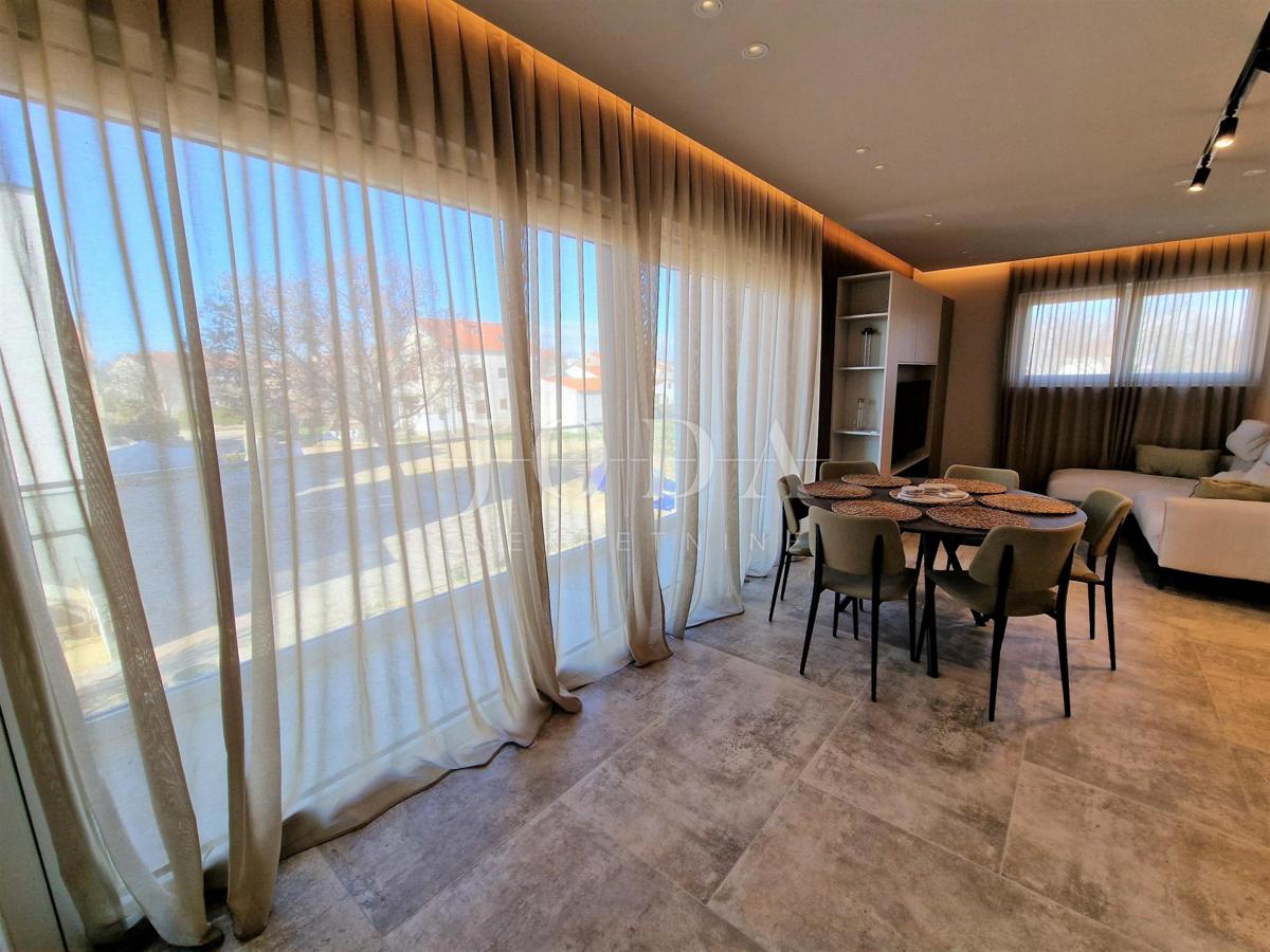 Moderno opremljen apartma z bazenom in pogledom na morje, Njivice - otok Krk