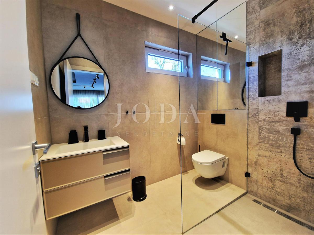 Moderno opremljen apartma z bazenom in pogledom na morje, Njivice - otok Krk