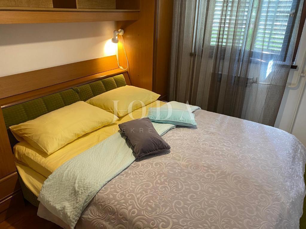 Lepa samostojna hiša z bazenom, Malinska - otok Krk