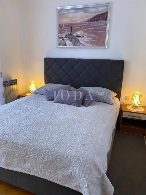 Lepa samostojna hiša z bazenom, Malinska - otok Krk