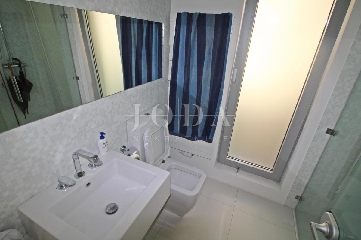 Impresivna villa na moru! Sinergija prostora, čovjeka i mora!