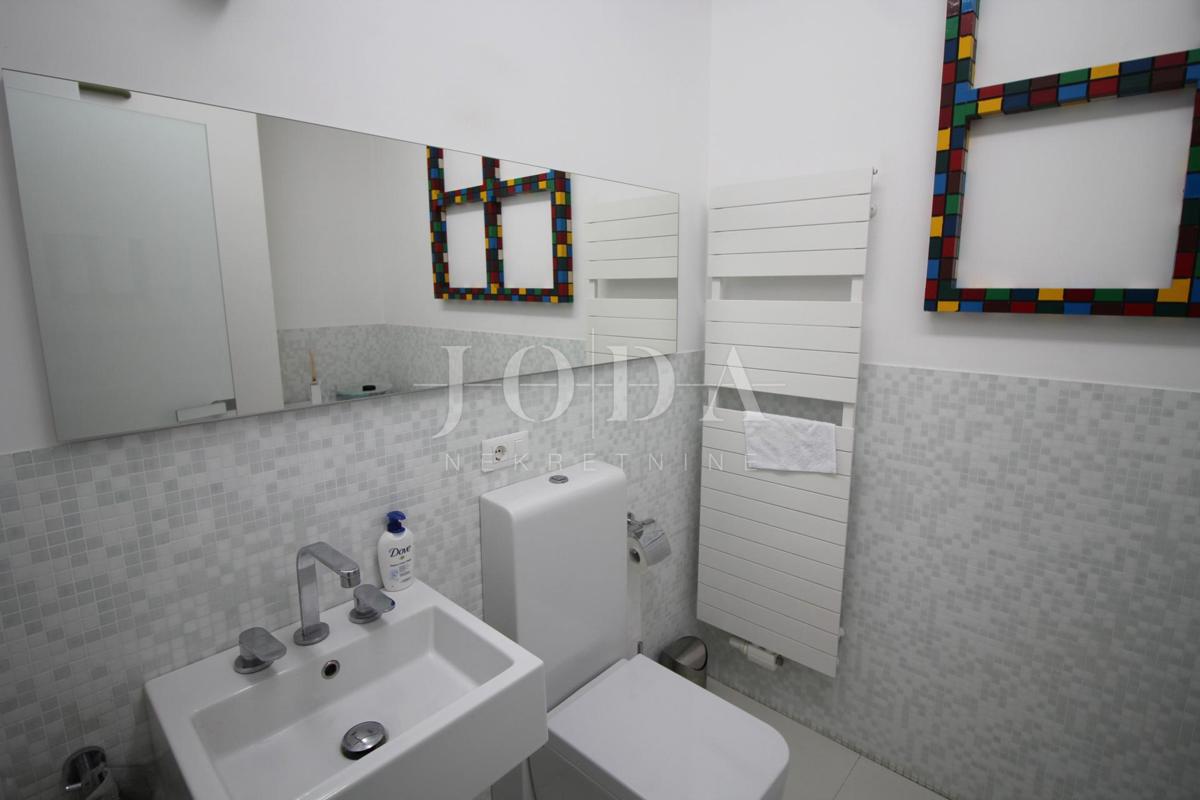 Impresivna villa na moru! Sinergija prostora, čovjeka i mora!