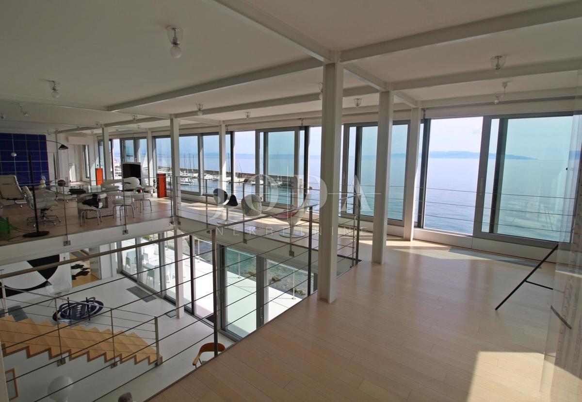 Impresivna villa na moru! Sinergija prostora, čovjeka i mora!