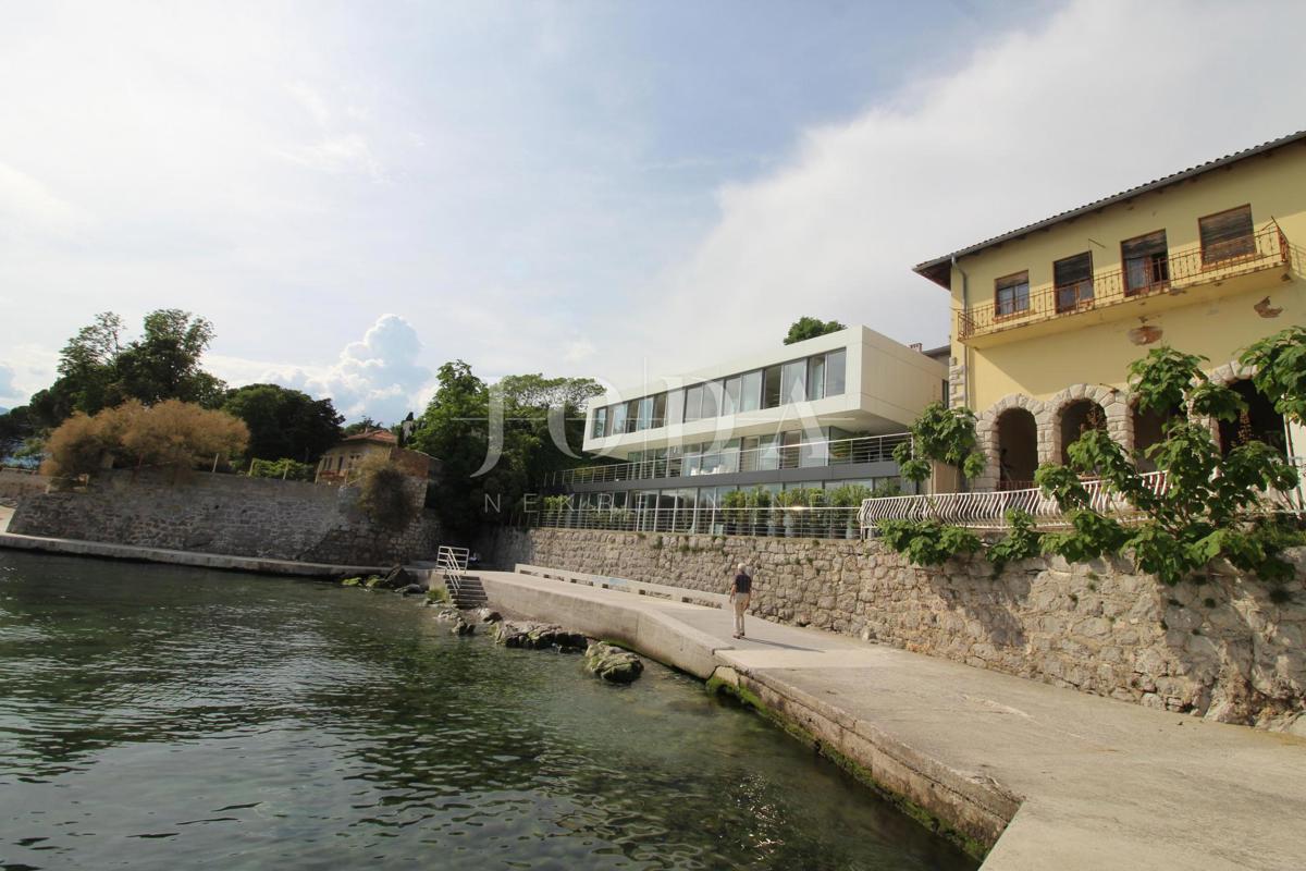 Impresivna villa na moru! Sinergija prostora, čovjeka i mora!