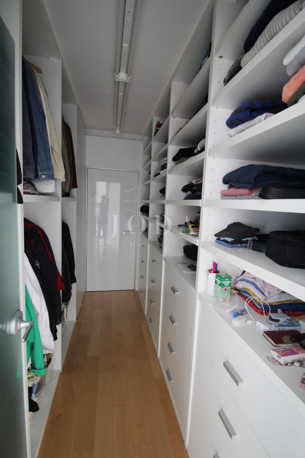 Impresivna villa na moru! Sinergija prostora, čovjeka i mora!