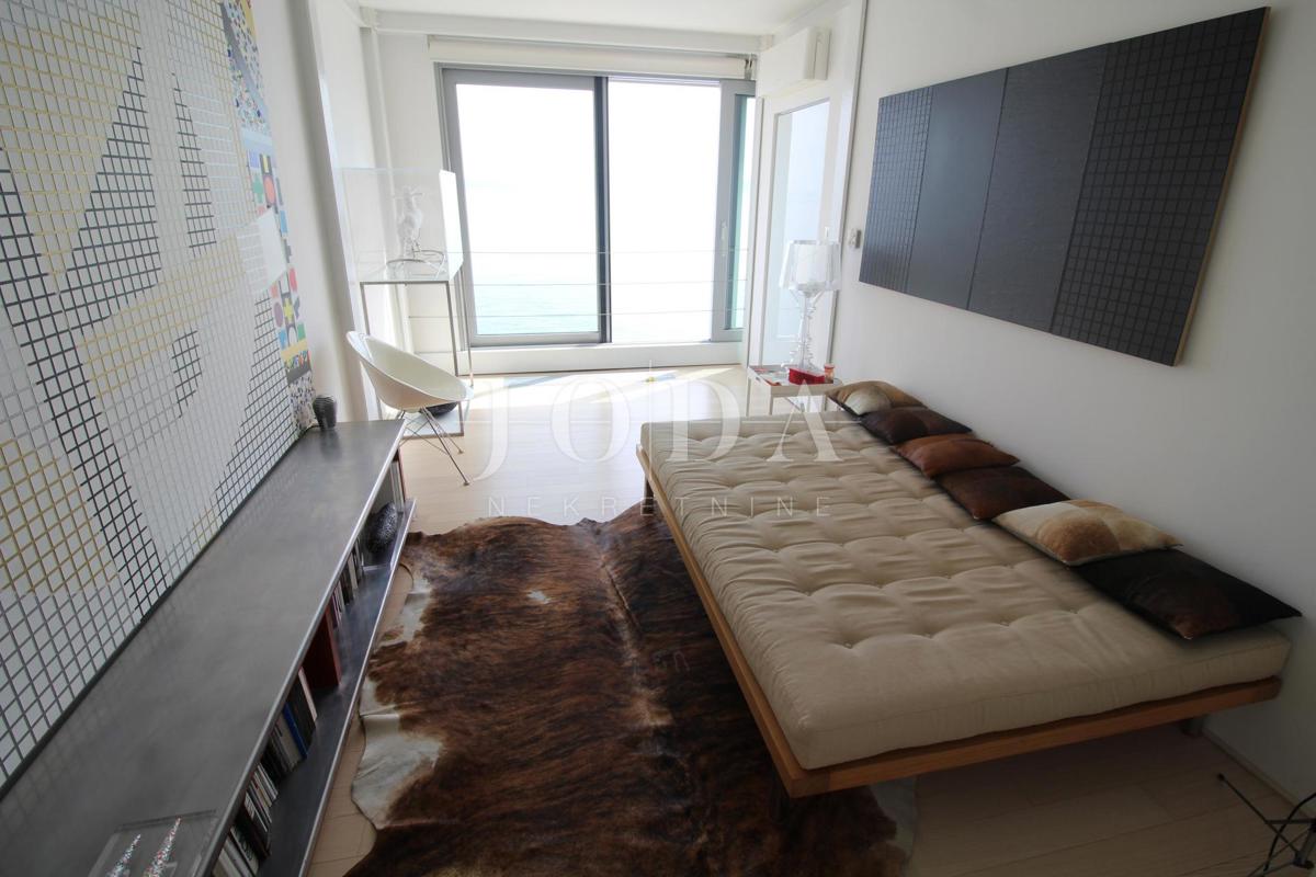 Impresivna villa na moru! Sinergija prostora, čovjeka i mora!