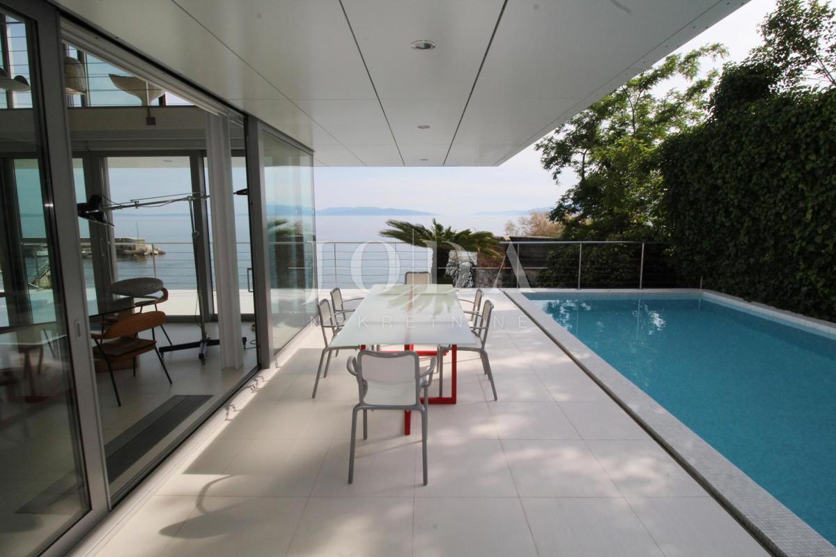 Impresivna villa na moru! Sinergija prostora, čovjeka i mora!