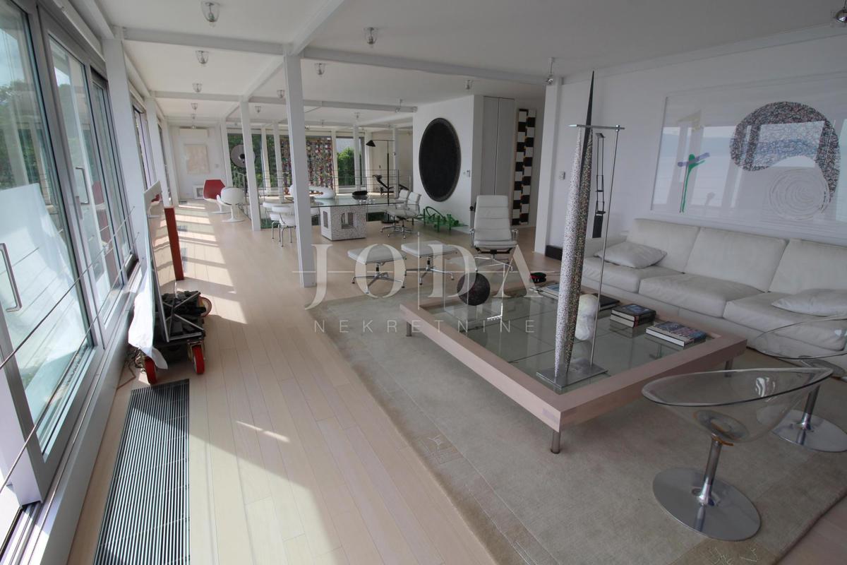 Impresivna villa na moru! Sinergija prostora, čovjeka i mora!