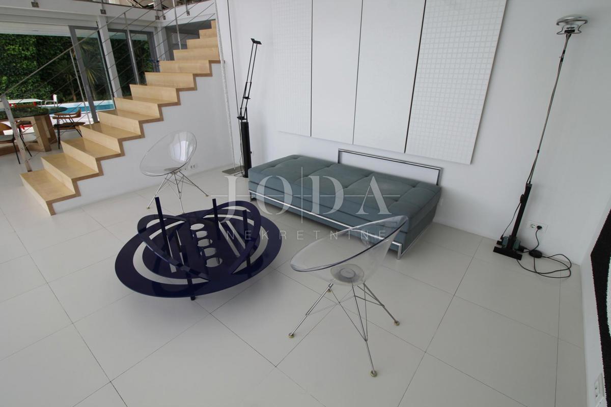 Impresivna villa na moru! Sinergija prostora, čovjeka i mora!