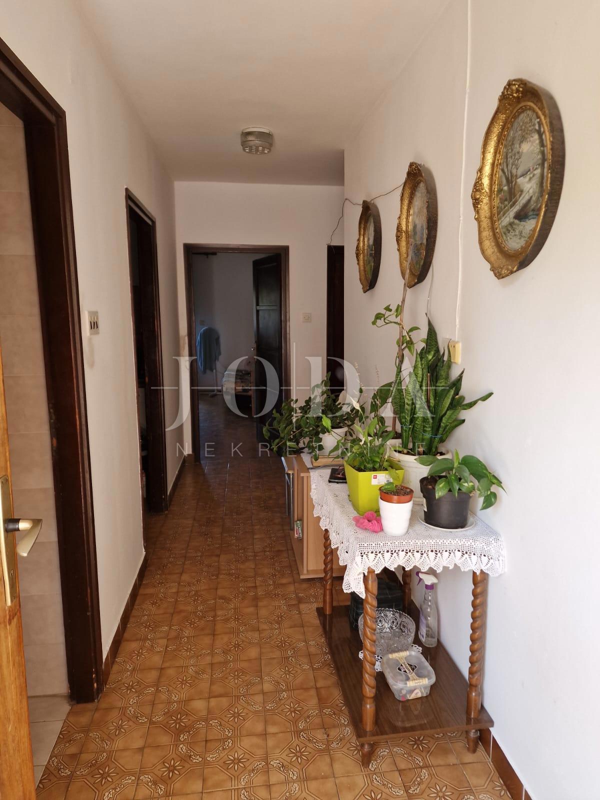 Crikvenica, dvojček na odlični lokaciji