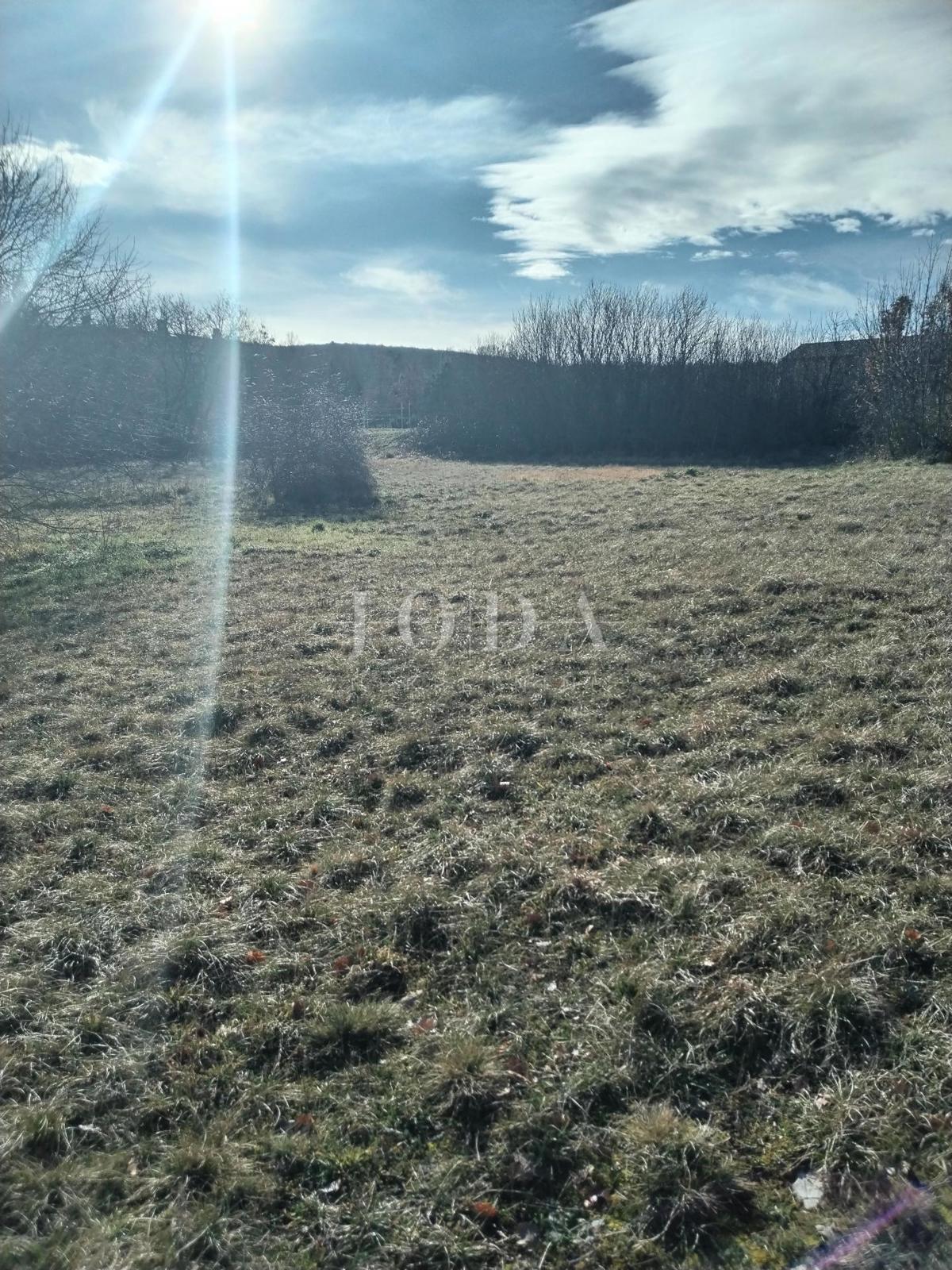 Zemljišče Labin, 1.095m2