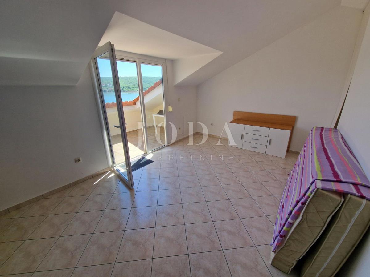 Krk - apartma s pogledom na morje 60 m do plaže