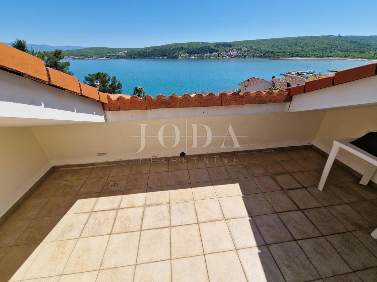 Krk - apartma s pogledom na morje 60 m do plaže
