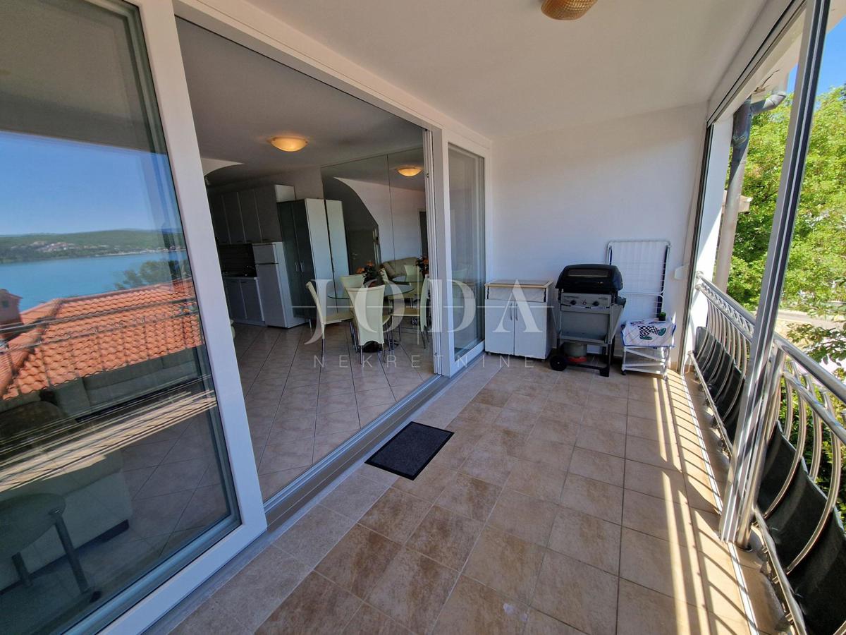 Krk - apartma s pogledom na morje 60 m do plaže