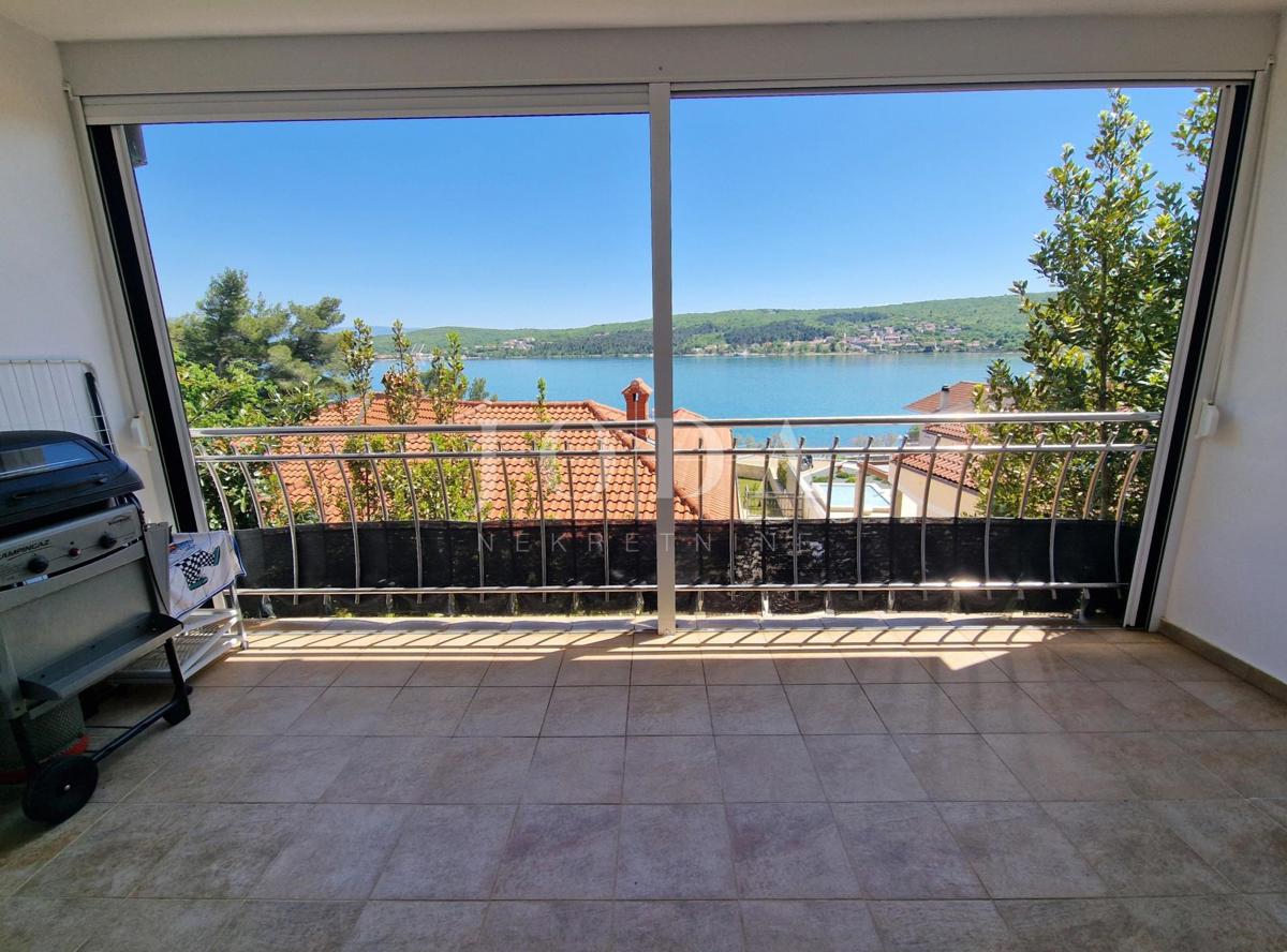 Krk - apartma s pogledom na morje 60 m do plaže