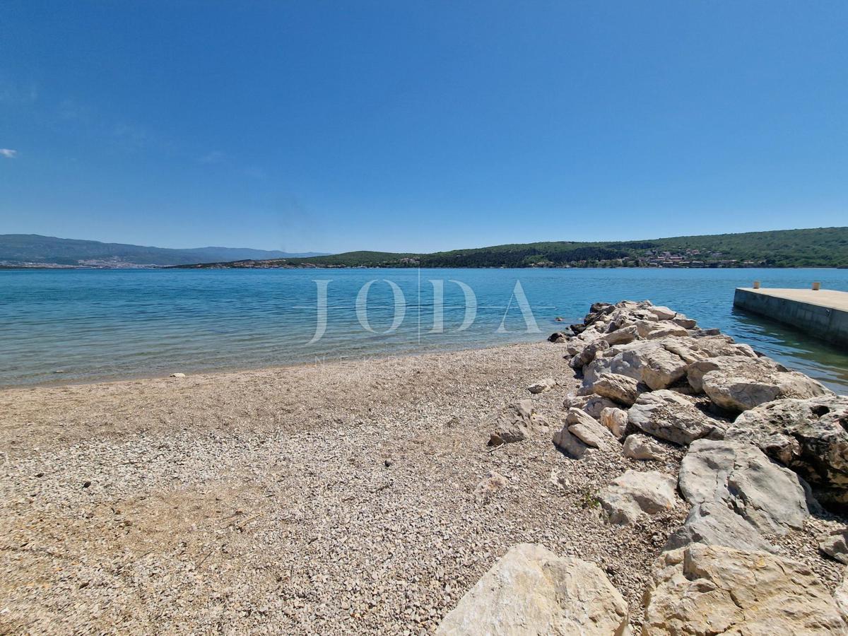 Krk - apartma s pogledom na morje 60 m do plaže