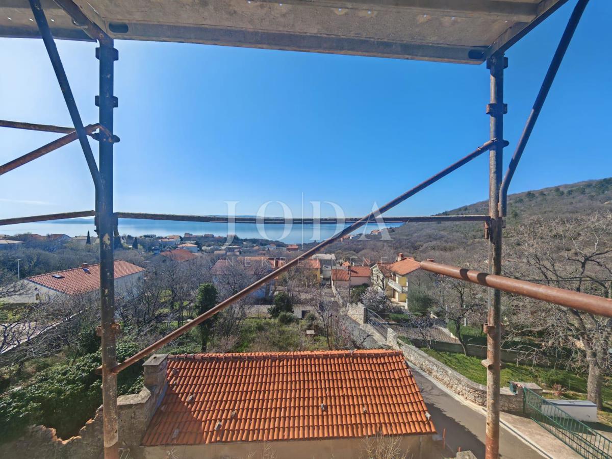 Stanovanje v novi stavbi s pogledom na morje
