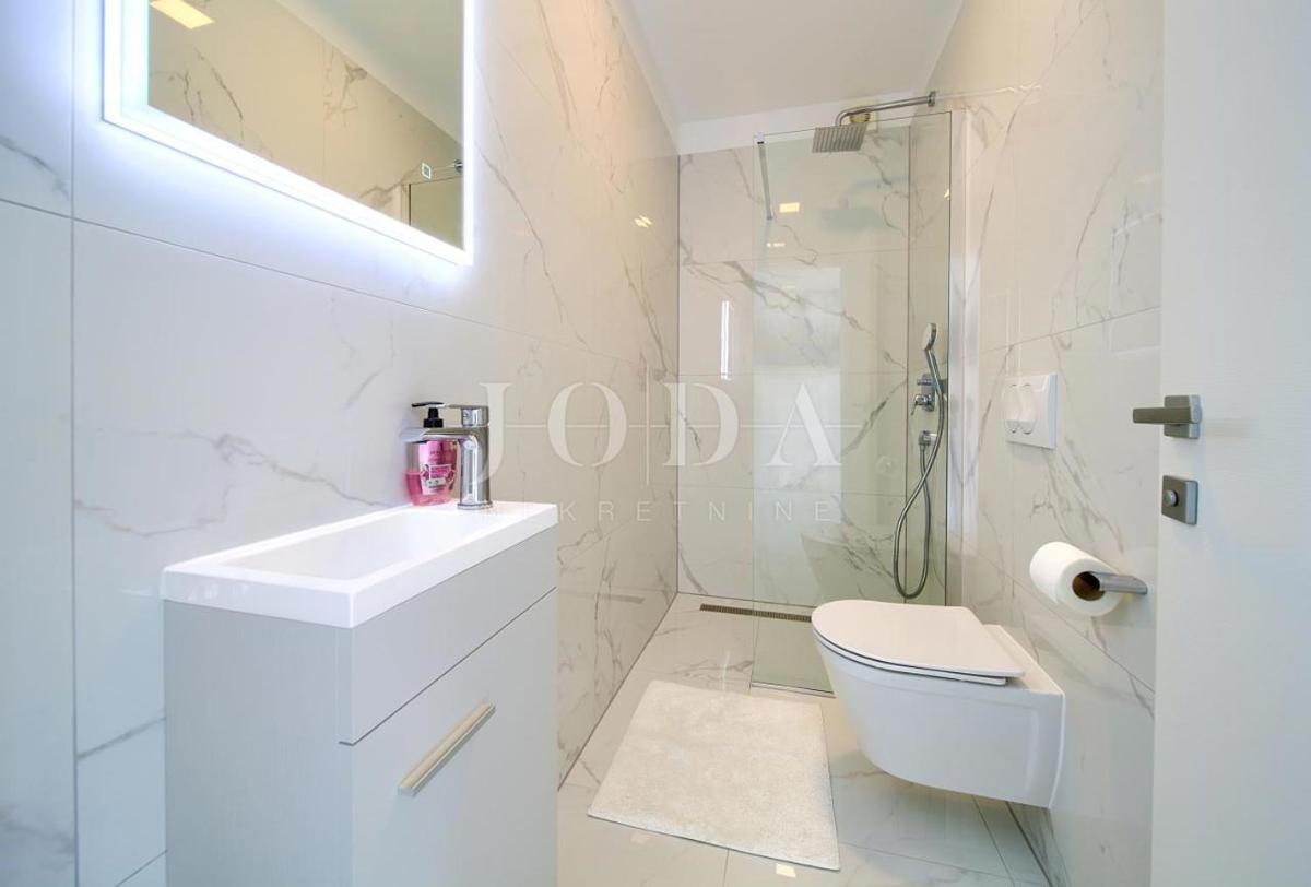 Penthouse v Malinski s pogledom na morje