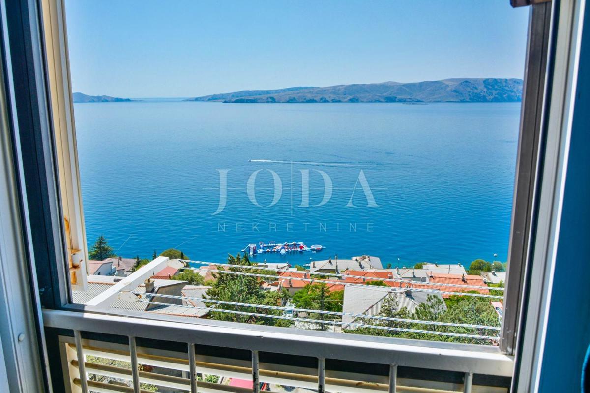 Senj - opremljeno stanovanje s panoramskim pogledom na morje