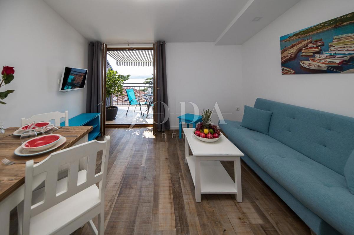 Crni mol apartma 50m od morja