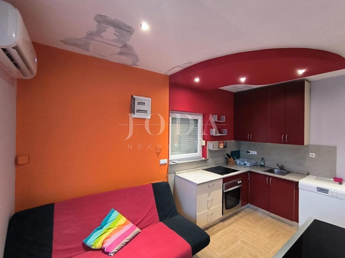 Stanovanje Karlobag, 36,50m2 bazen i parking