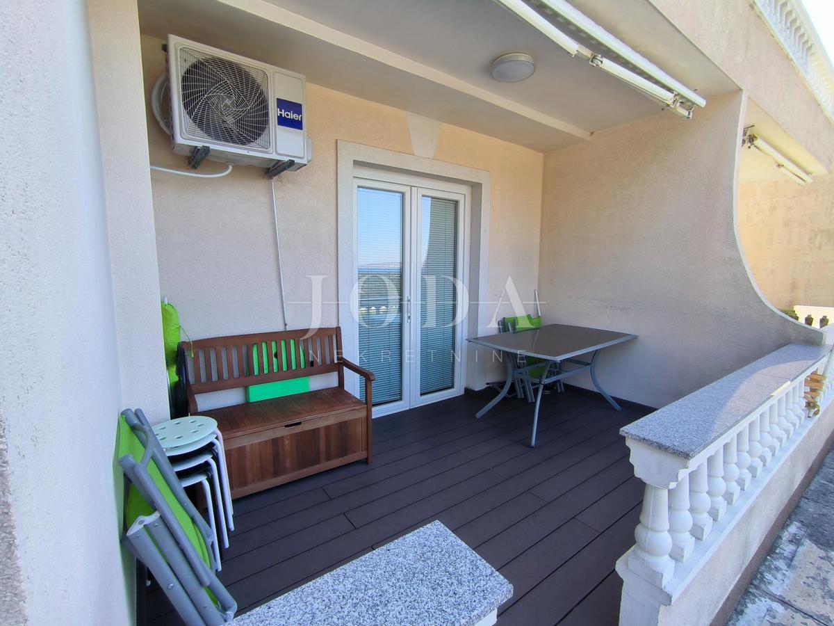 Stanovanje Karlobag, 36,50m2 bazen i parking