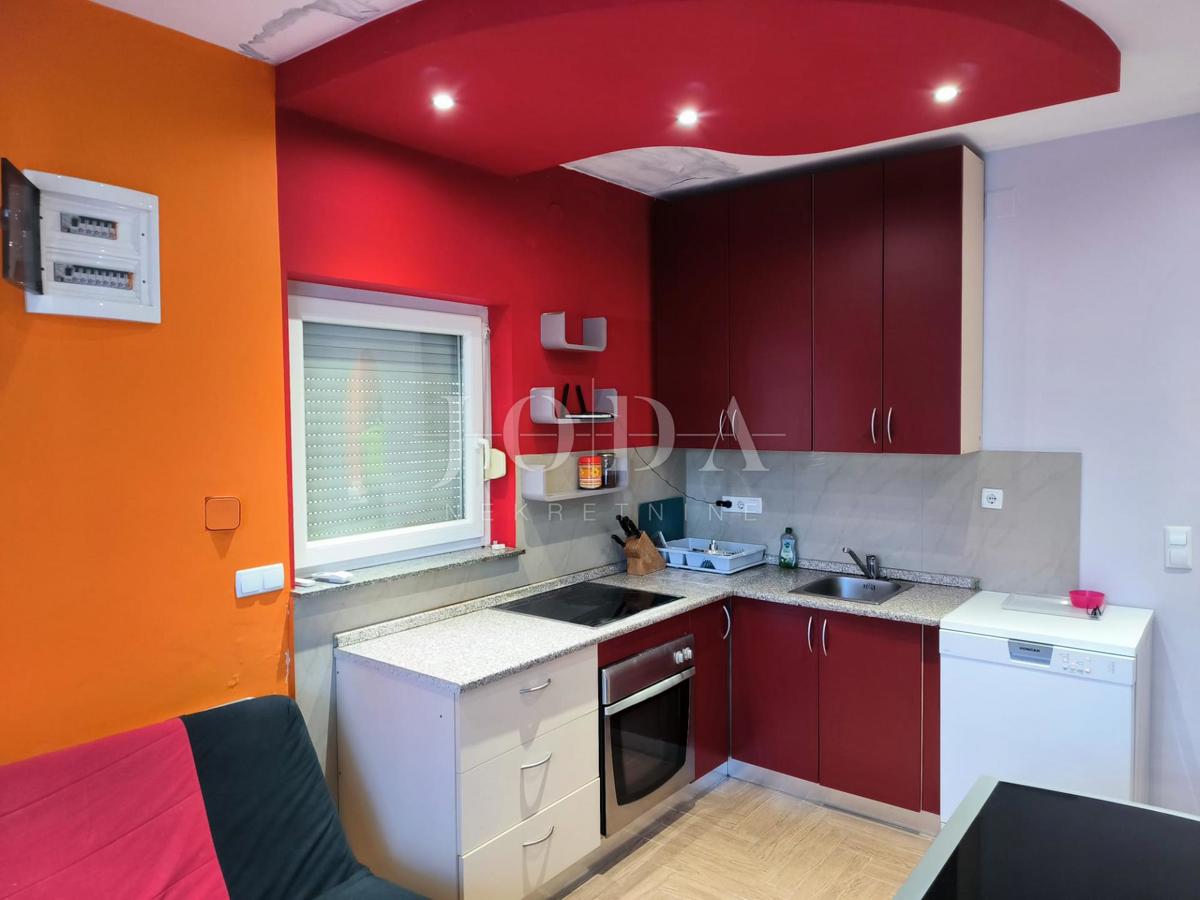 Stanovanje Karlobag, 36,50m2 bazen i parking