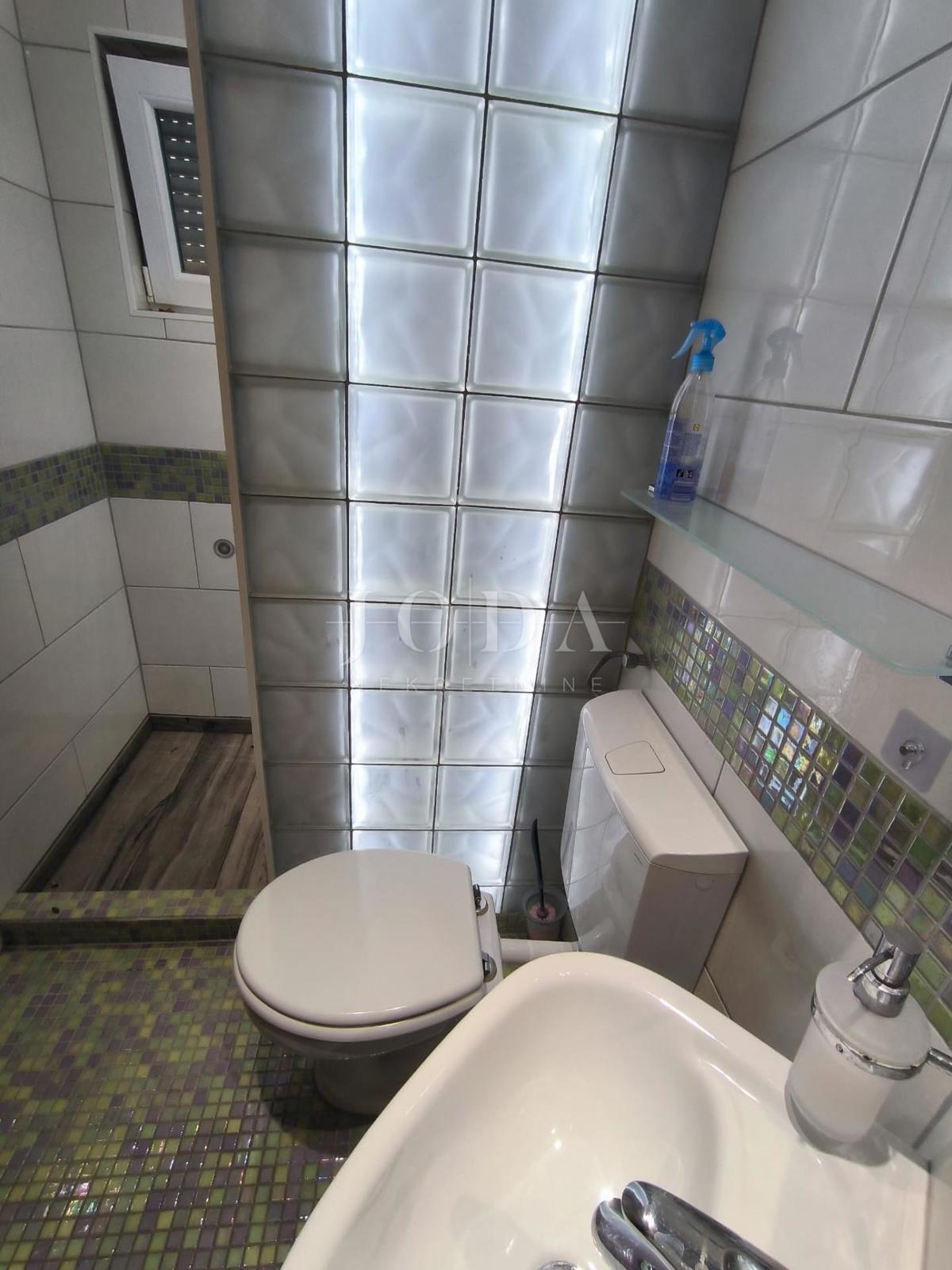 Stanovanje Karlobag, 36,50m2 bazen i parking
