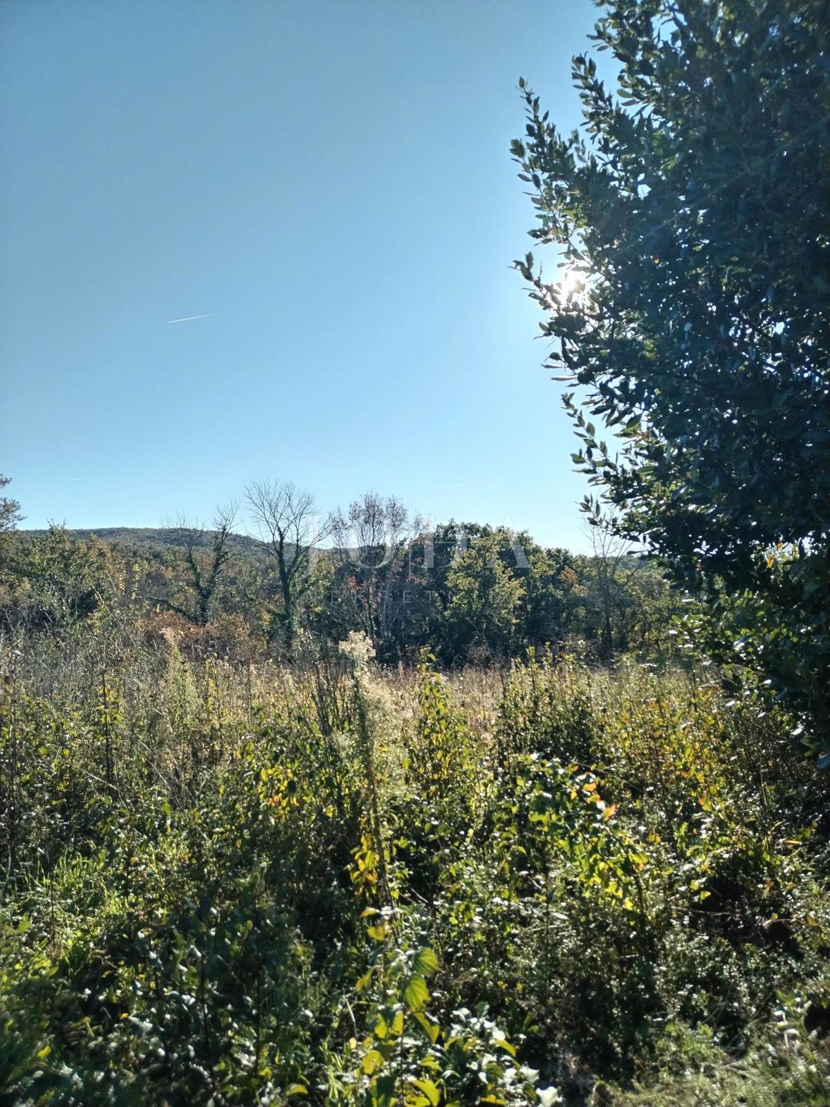 Zemljišče Labin, 930m2