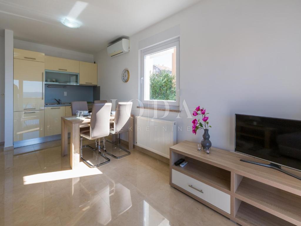 Apartma Crikvenica z garažo