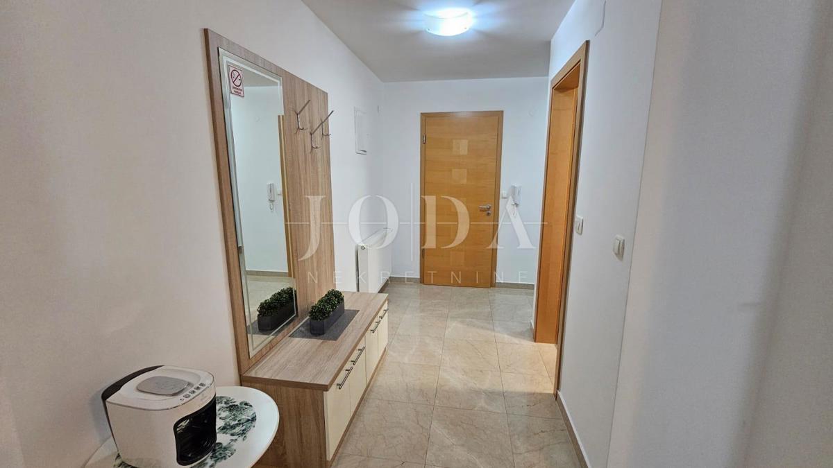 Apartma Crikvenica z garažo