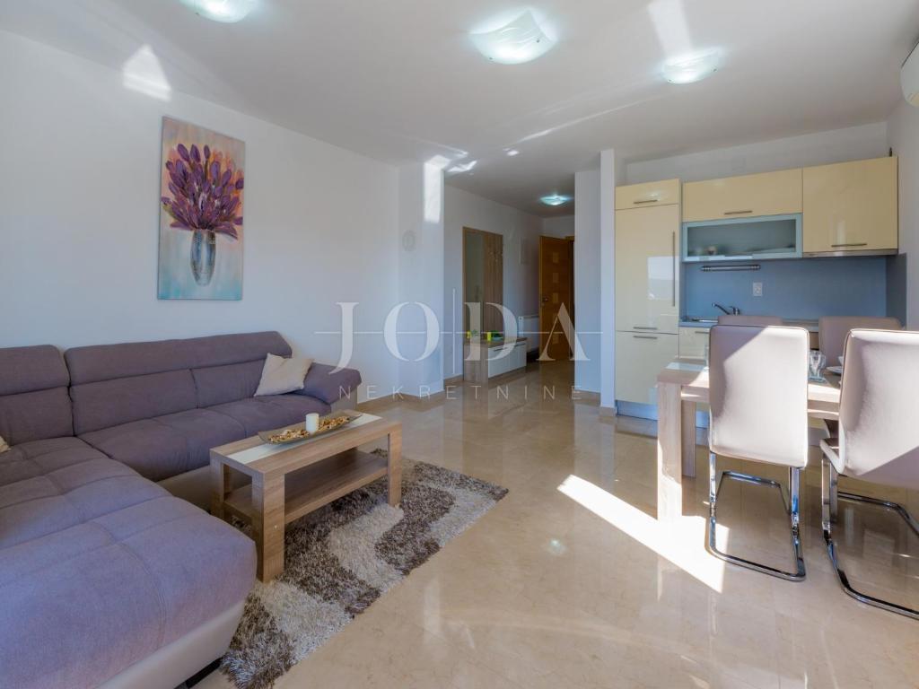 Apartma Crikvenica z garažo
