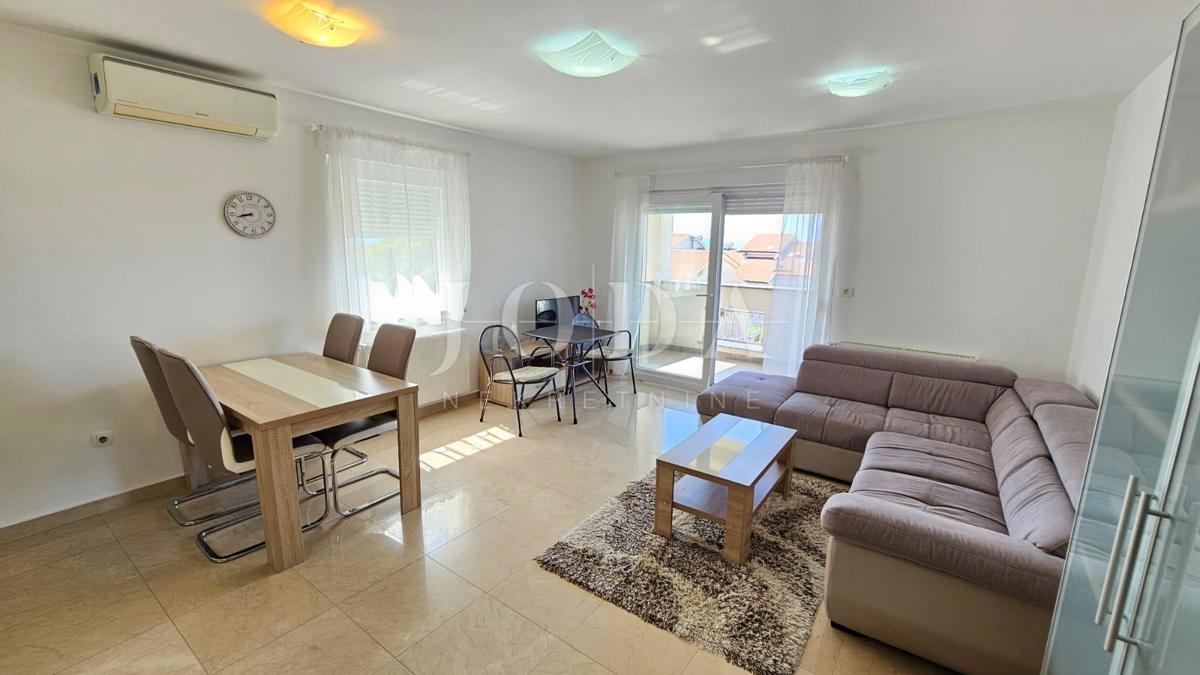 Apartma Crikvenica z garažo